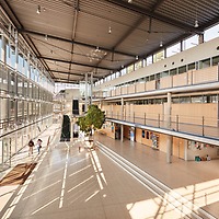 Öffentliche Verwaltungen, im Bild die Kreisverwaltung Gütersloh, und Bildungseinrichtungen in ganz Deutschland vertrauen auf die Zutrittslösungen von Salto.